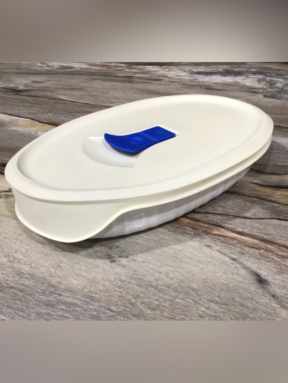 CorningWare French White Oval Casserole Dish 23oz Vented Lid Microwave Safe.